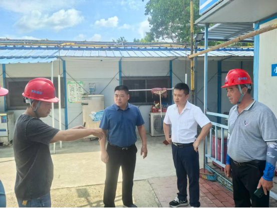 三亚市住建局全力开展建筑工地蚊媒防控工作