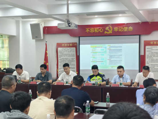 三亚市住房和城乡建设局召开建筑垃圾运输服务企业规范运营座谈会